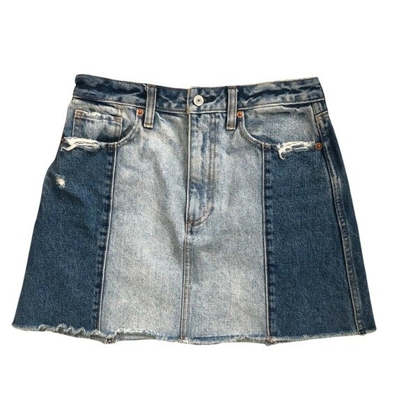 Abercrombie & Fitch Denim Skirt Patchwork  Jean Raw Hem Size 28 / 6 Medium - Picture 2 of 6